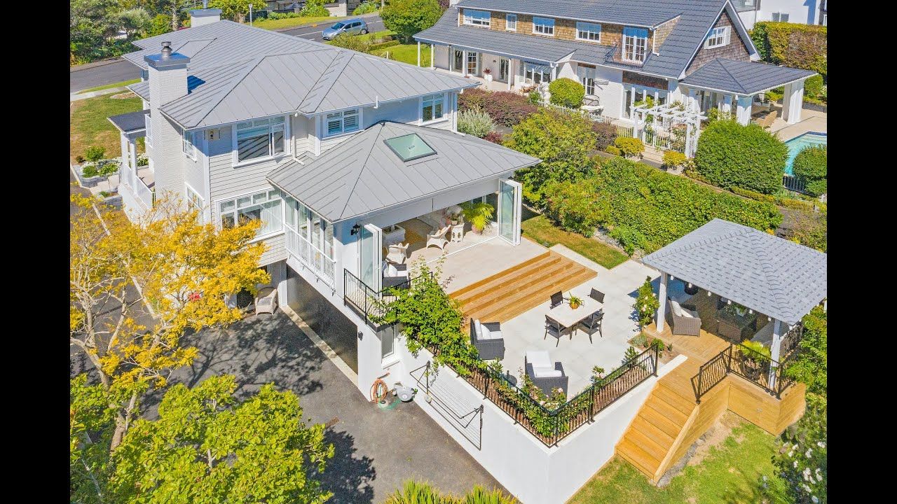Mellons Bay Luxury House video