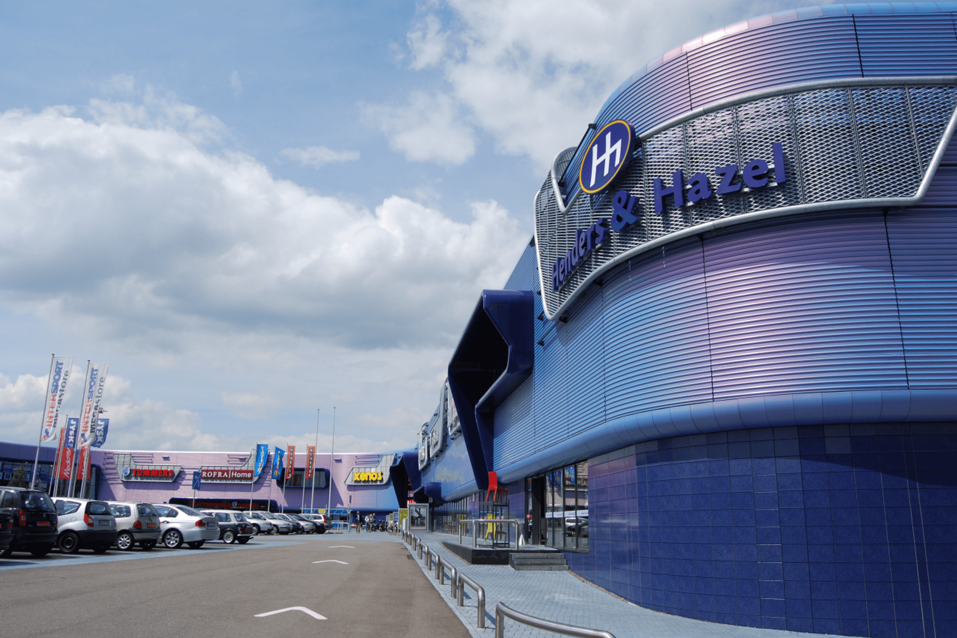  RETAIL PARK