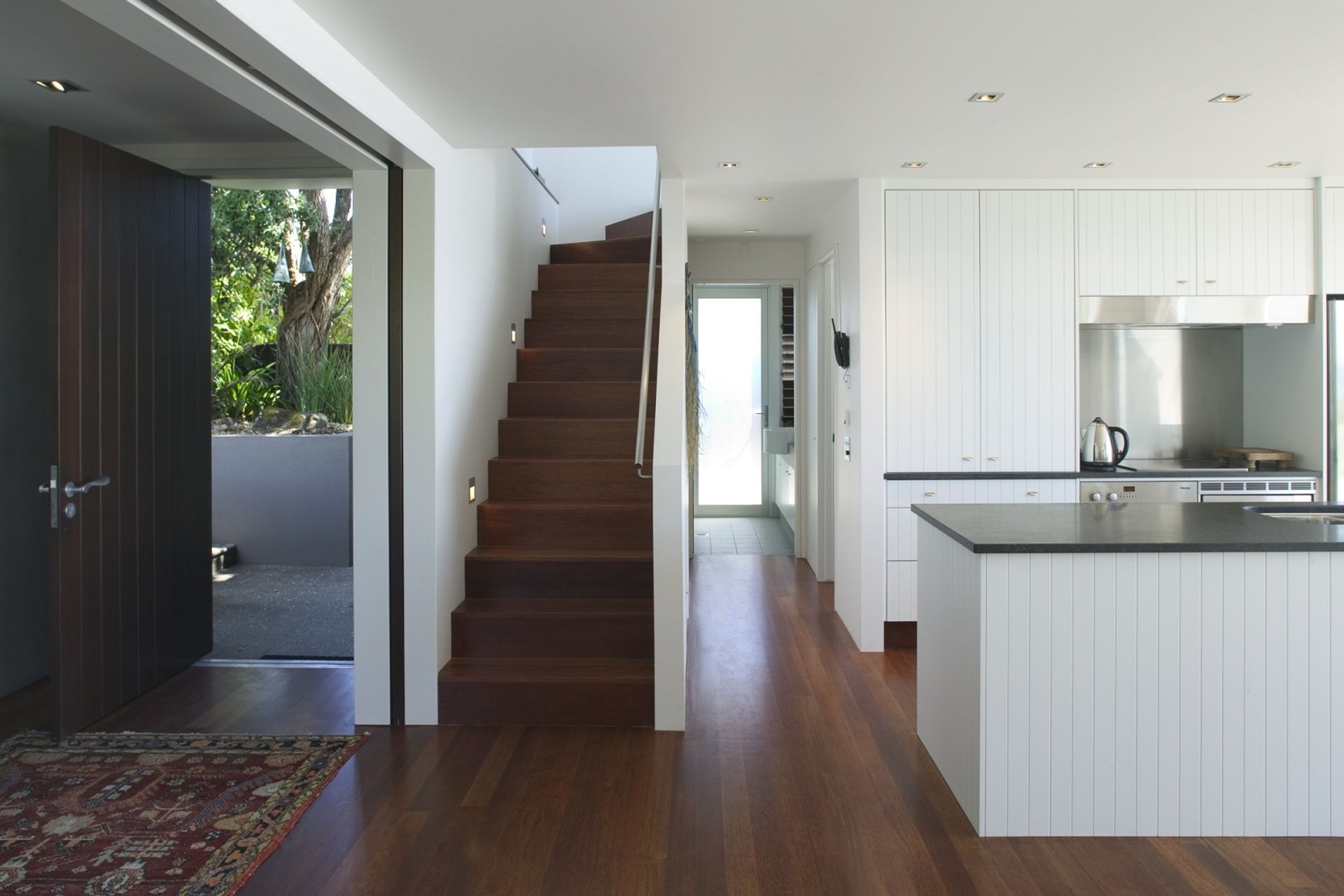 Raglan House