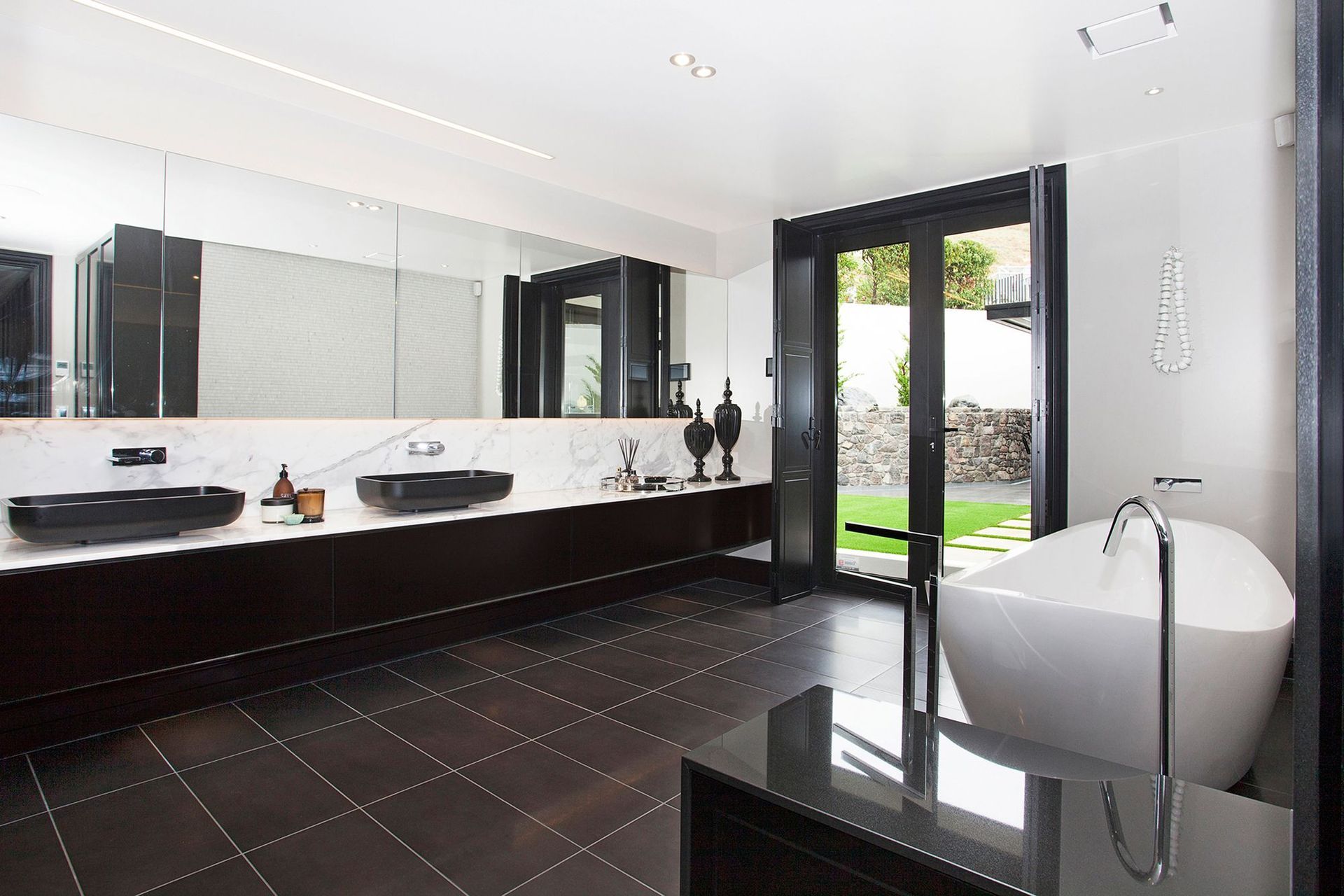 DJ Hewitt Show Home