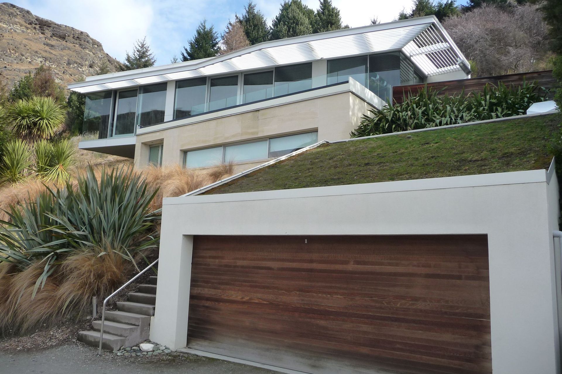 Shotover River House