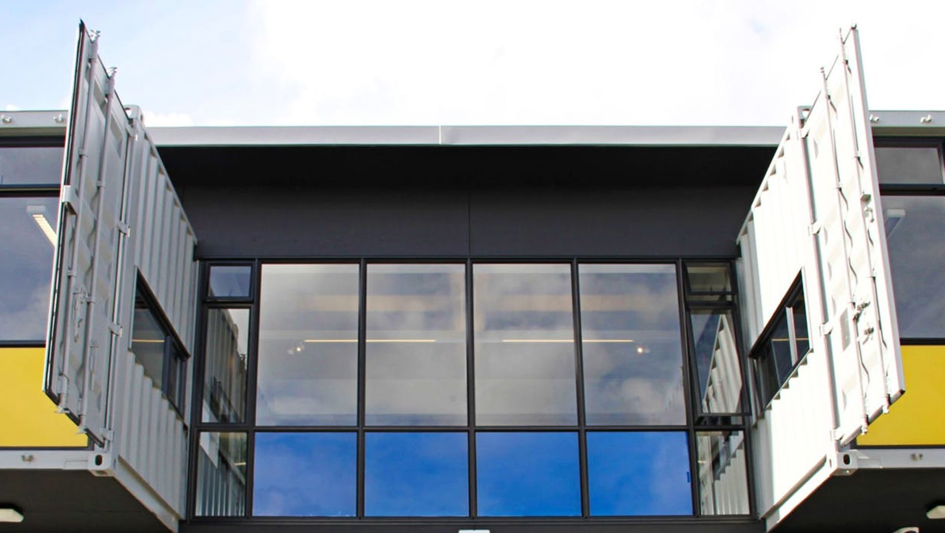 Royal Wolf Offices banner