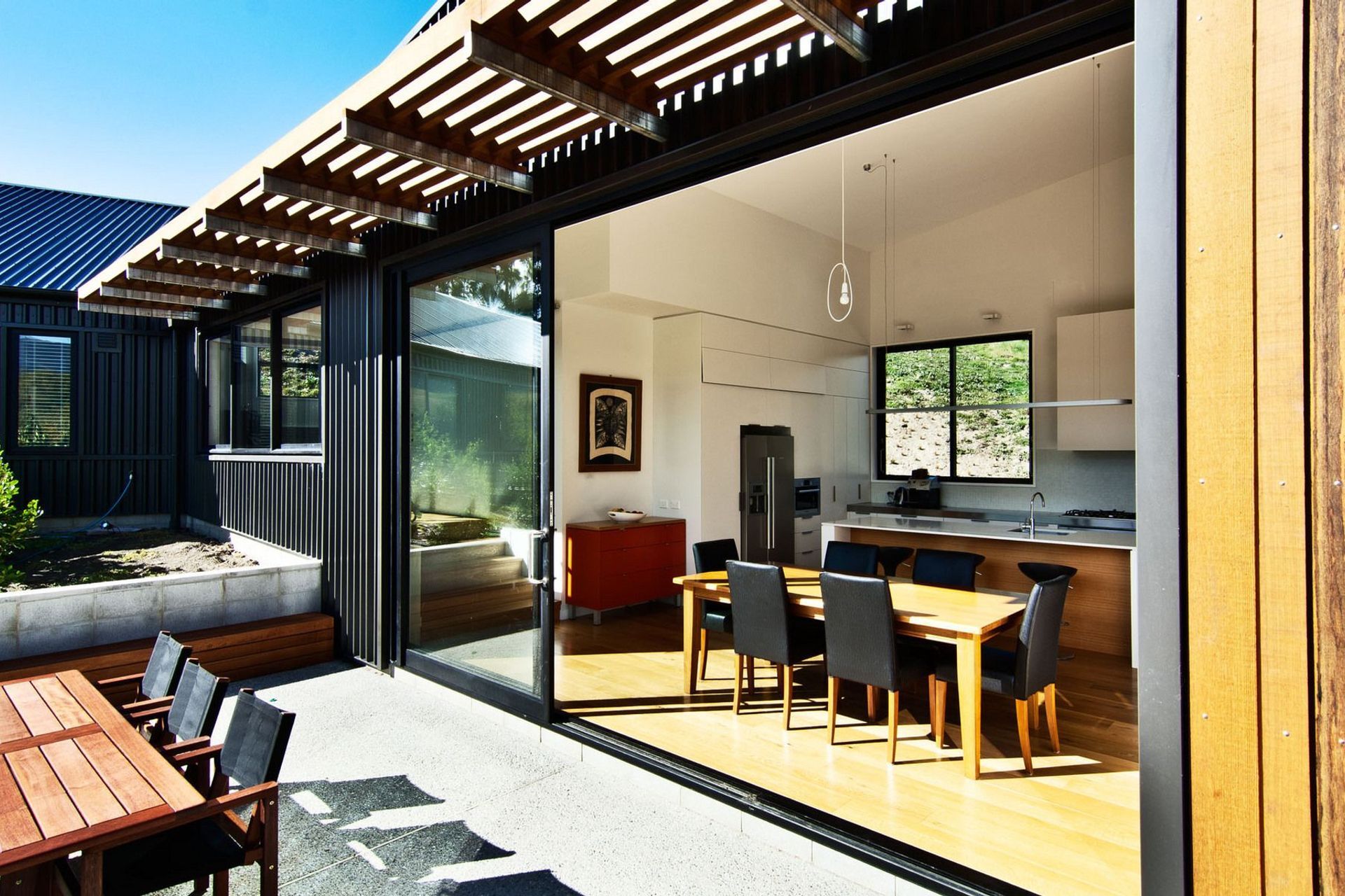 RR HOUSE