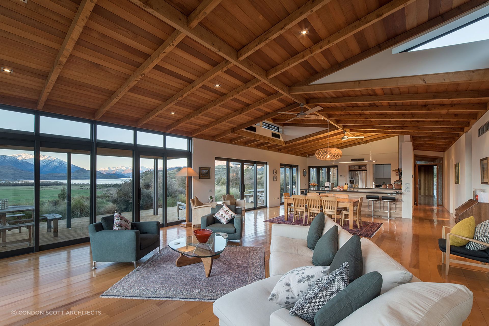 The deliberately non-retangular form of the home makes for a dazzling interior space. | Photography: Simon Larkin