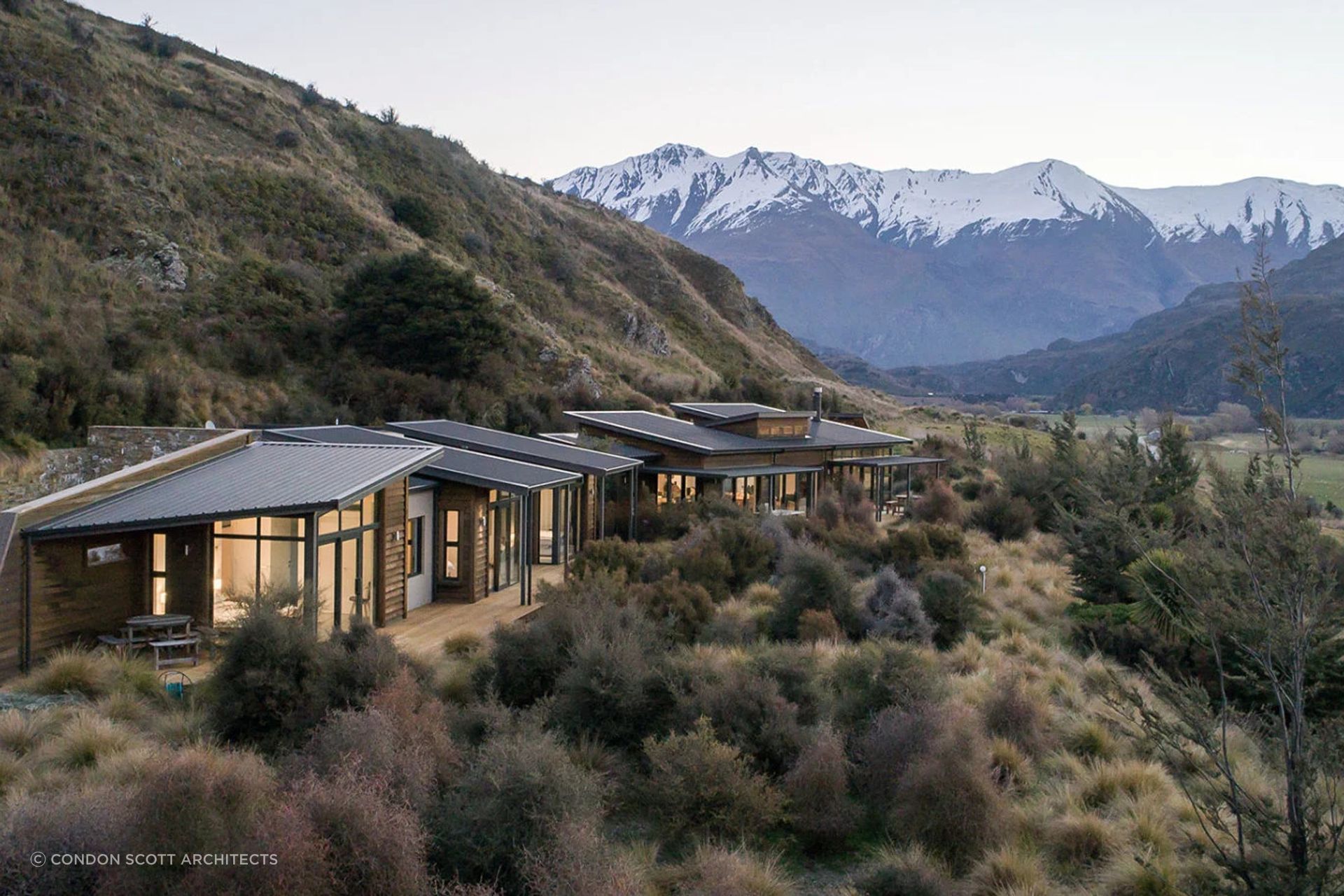 The stunning exterior of Buchanan Rise House in Wanaka by Condon Scott Architects. | Photography: Simon Larkin