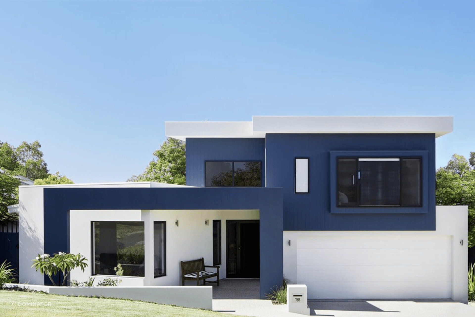 Dominator's pre-painted steel is made for New Zealand conditions using COLORSTEEL. Two-tone colour blocking can complement your exterior palette.