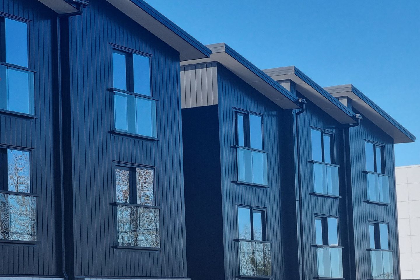 The Juliette balustrade comes in a glazed option which allows maximum light into the building.
