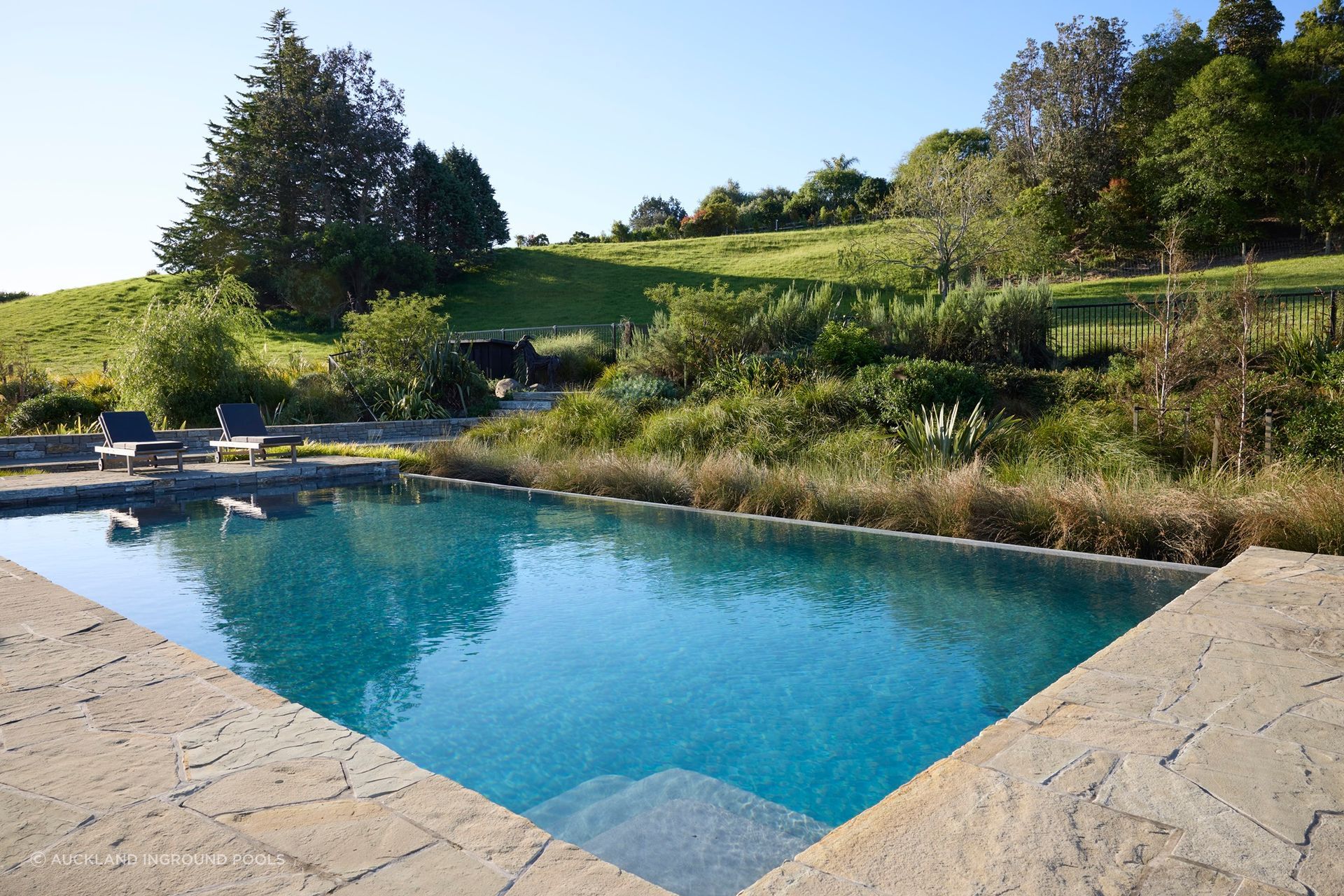 Building a pool: what you need to know for the summer