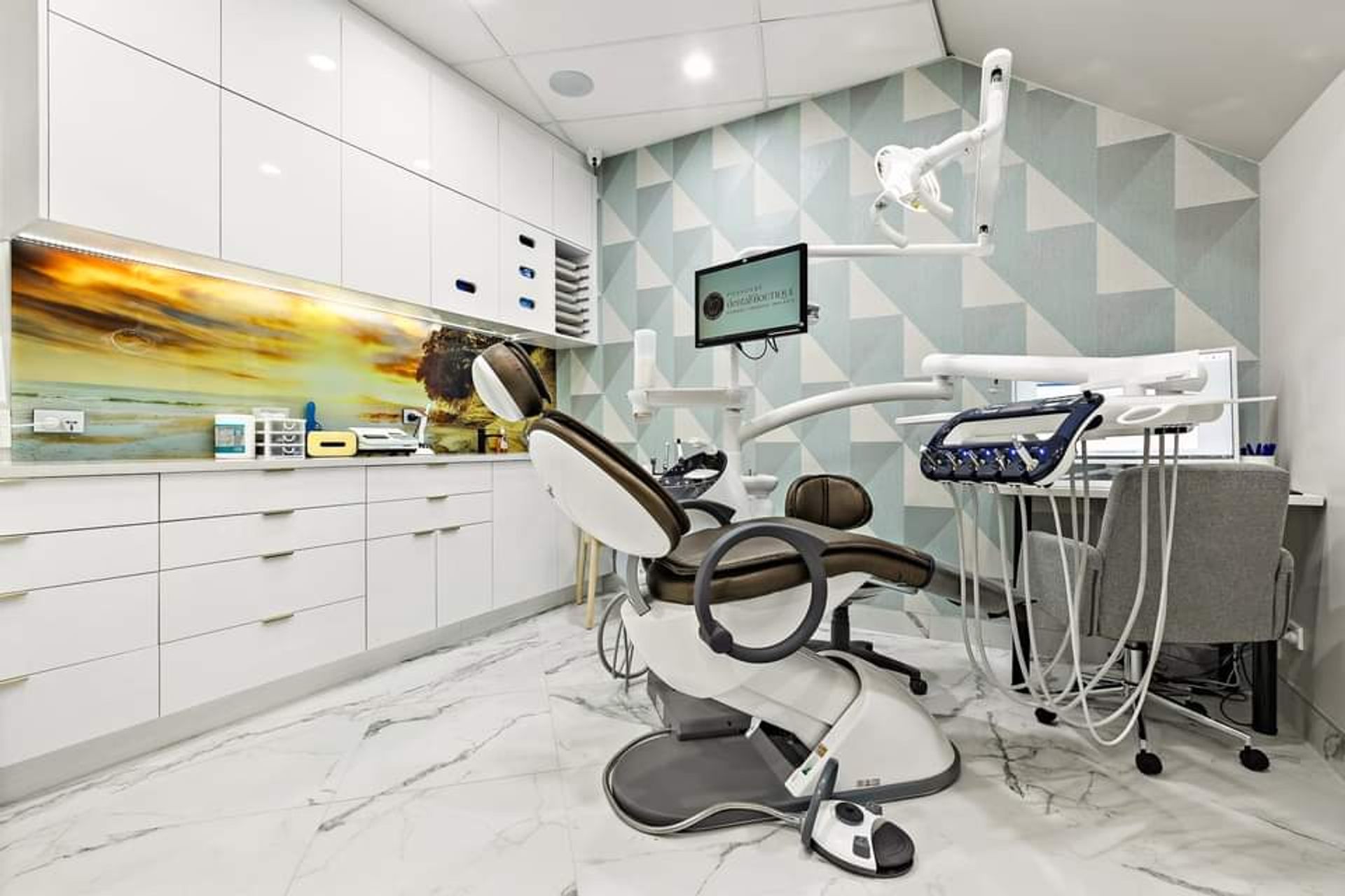 Wallpaper and other visuals distract patients.