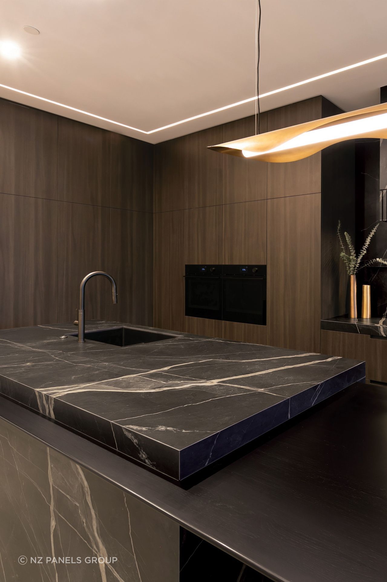 ​Porcelain is a stain and UV resistant alternative to composite stone that accurately imitates the natural stone look.