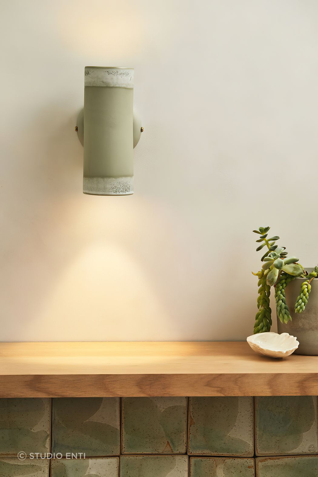 StudioEnti28EOSbathroom-gigapixel-standard-scale-200x-v2.jpg