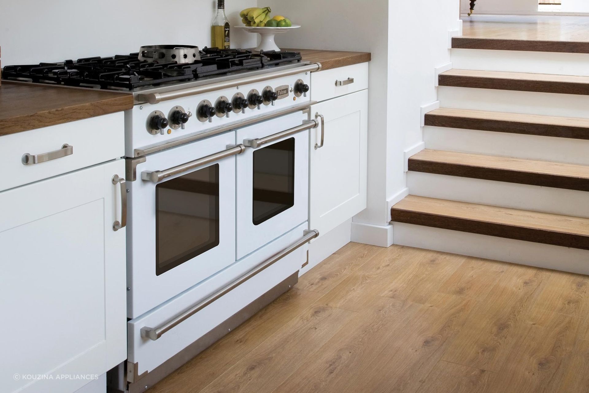 The Falcon Continental Freestanding Cooker W.1100 has not one but two multi-functional ovens, easily accommodating large groups and gatherings.