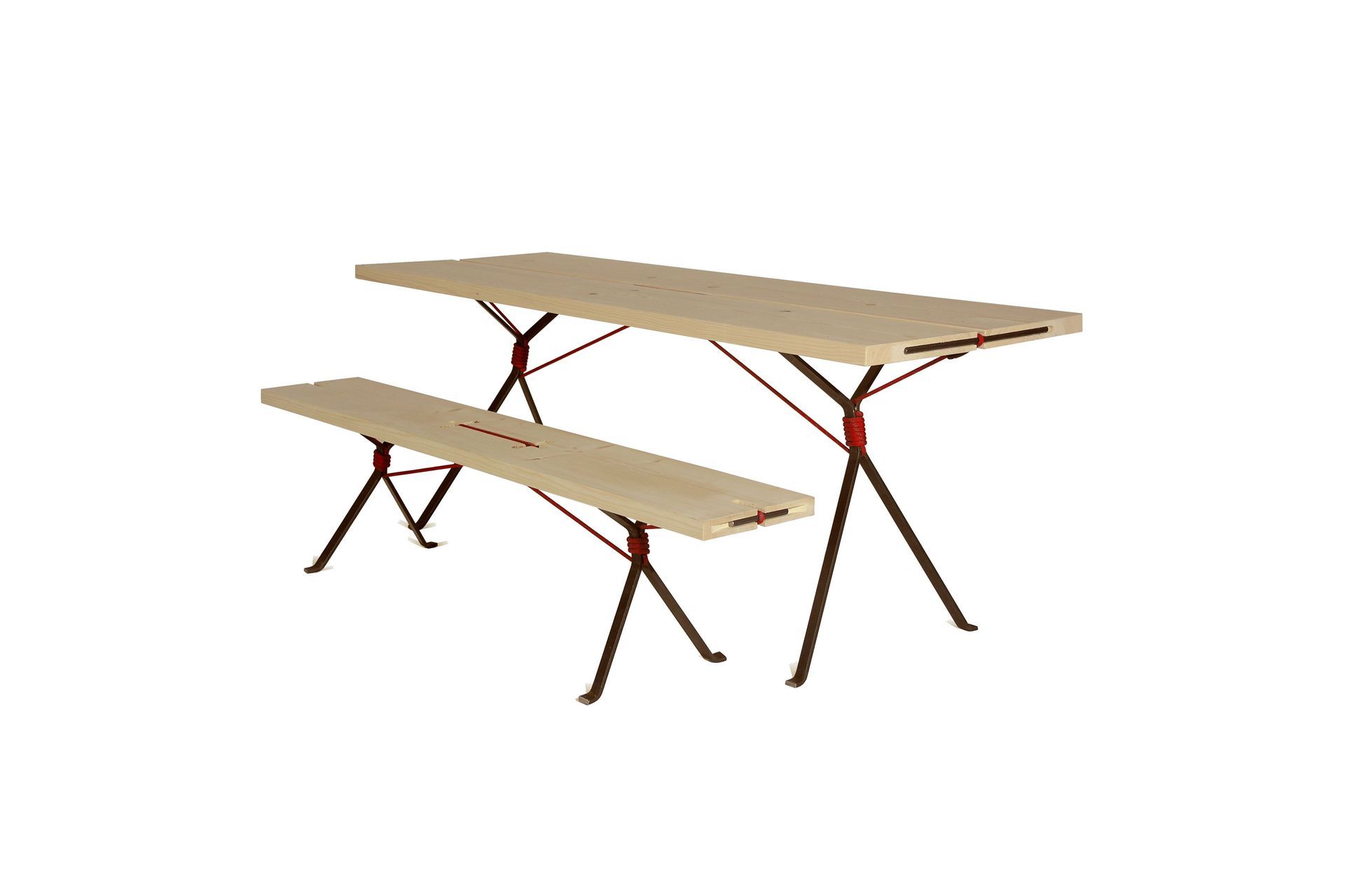 Designed to be easily assembled and disassembled, Kampenwand can be configured in a variety of ways and is suitable for indoor or outdoor use.
