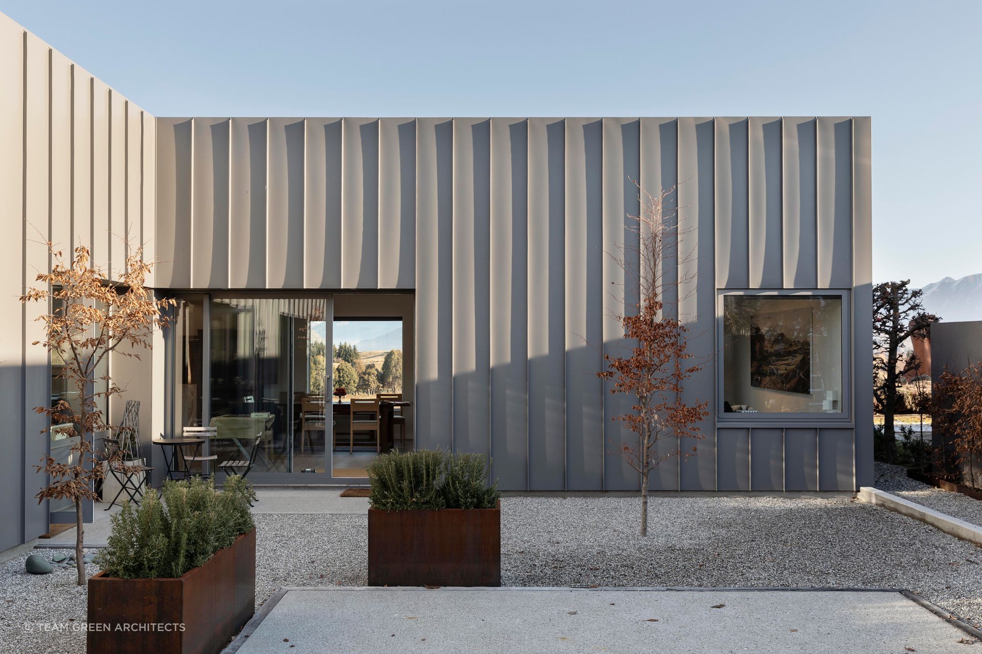 The parameters of the Cotter House site meant that the south elevation faces an incredible view of The Remarkables, while the north-east faces the street. For Team Green Architects it meant designing right to the limits of the site, and carefully considering the placement of windows.