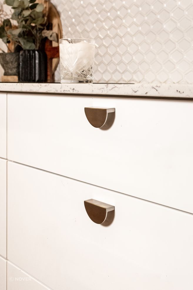 Krome Half Moon Handles
By Nover