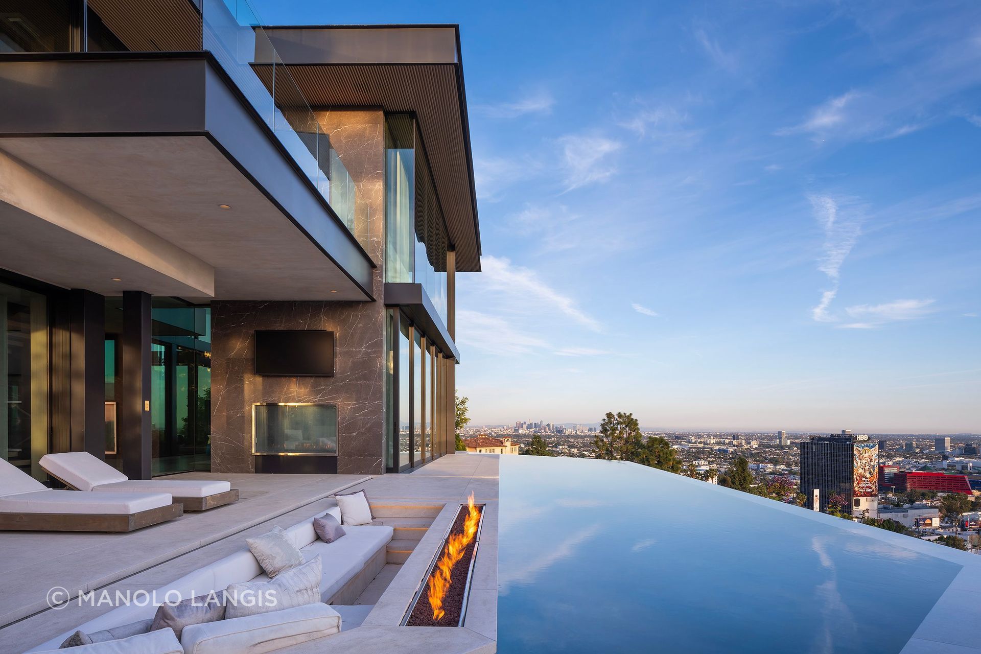 Cordell 2 stacks entertainment, wellness and city views into a vertical West Hollywood home shaped by light and water.