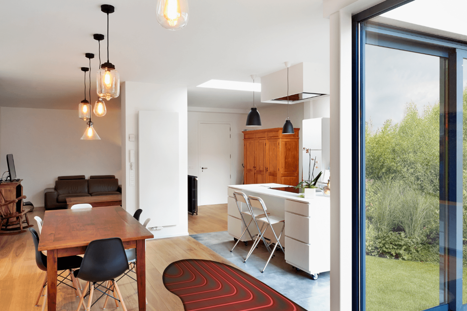 The Ecodan Hot Water Heat Pump Range can be connected to a multi-room air conditioning system to provide total-home comfort via one outdoor unit.