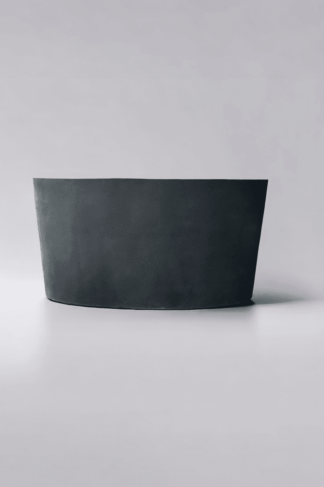 Measuring 75cm its deepest point, the tub offers more than enough space to submerge, even without fully filling the bath.