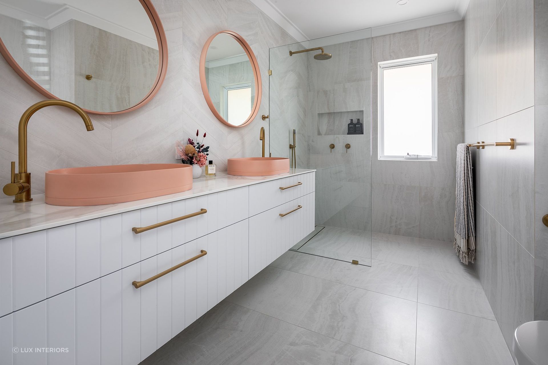 A fixed panel shower screen can compliment existing bathroom décor and contribute to a bathrooms modern look. Featured project: Sholl Project - Ensuite.