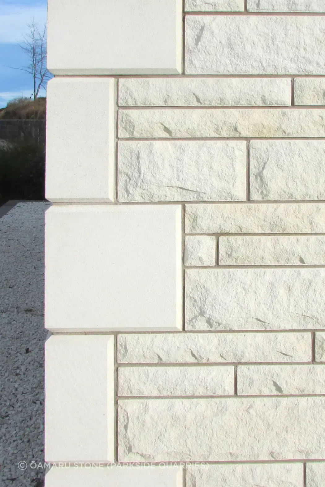Oamaru-stone-country-abode-NZ-limestone-quoins-A-scaled-v2.webp