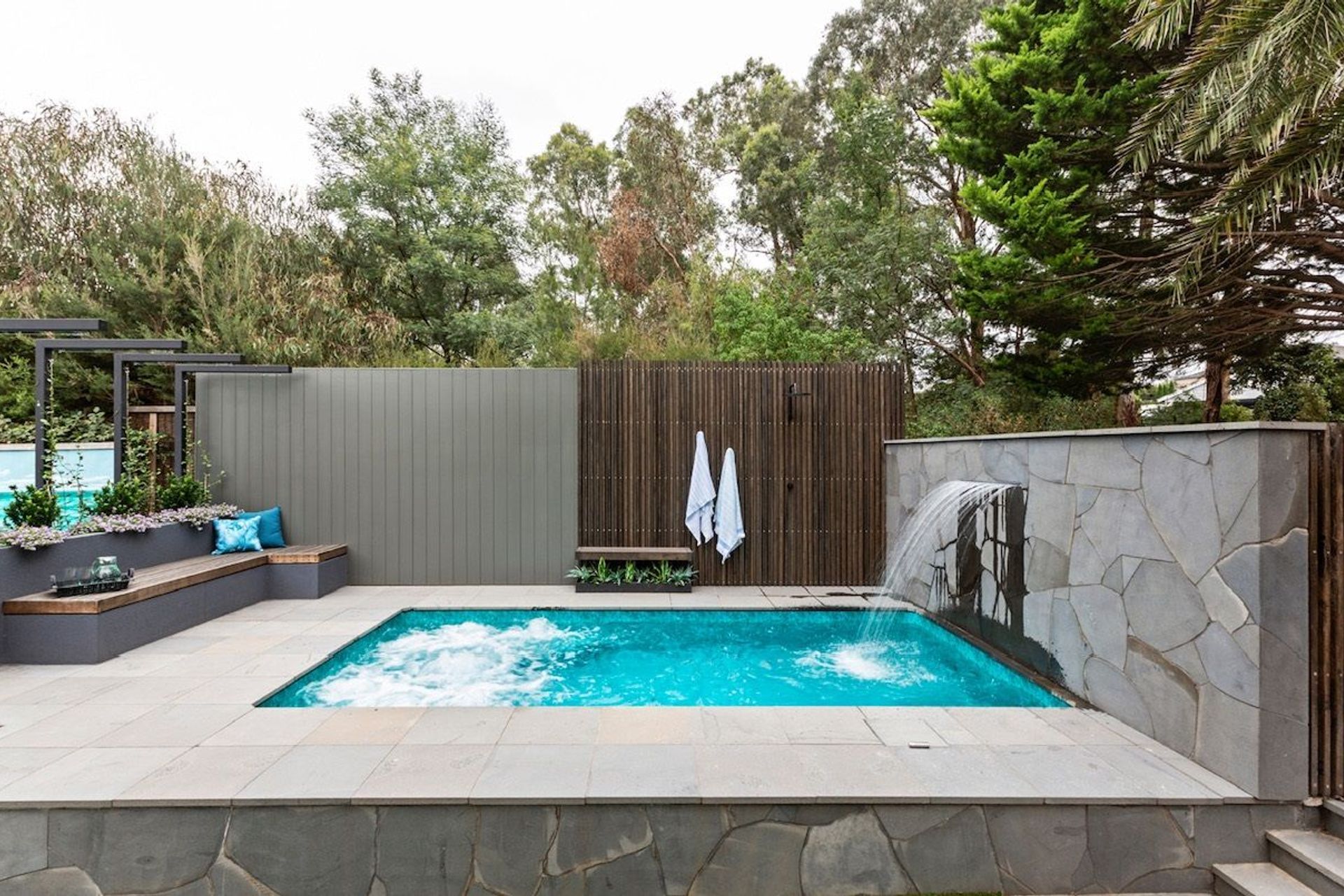 Warrandyte by Anthony Scott Landscape Design | Photography by Patrick Redmond