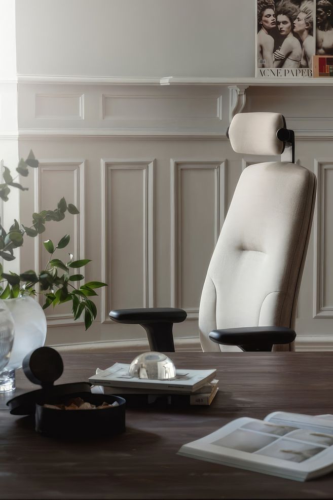 The RH Logic chair comprises 69% recycled PP plastic, 19% recycled steel, and 94% recycled aluminium | Featured: RH Logic 200