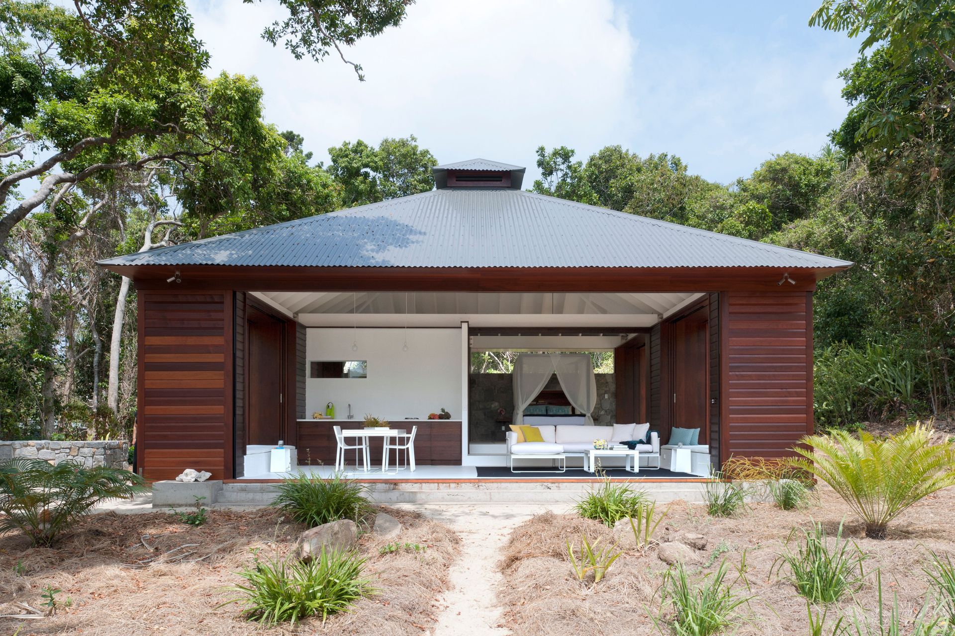 Tropical Beach House QLD by Renato D’Ettore Architects | Photography by Willem Rethmeier