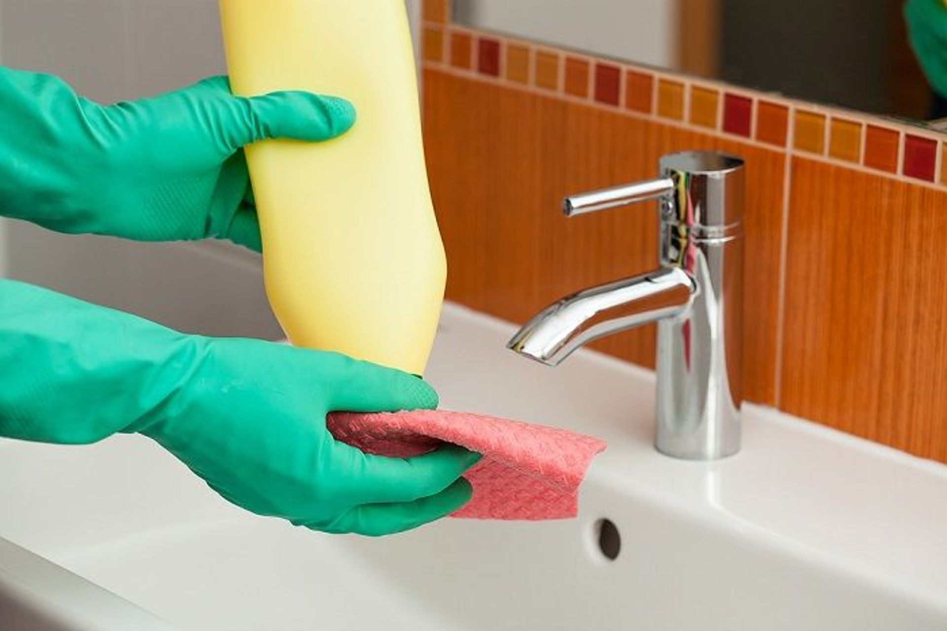 10 Tips for Cleaning your Bathroom Tiles