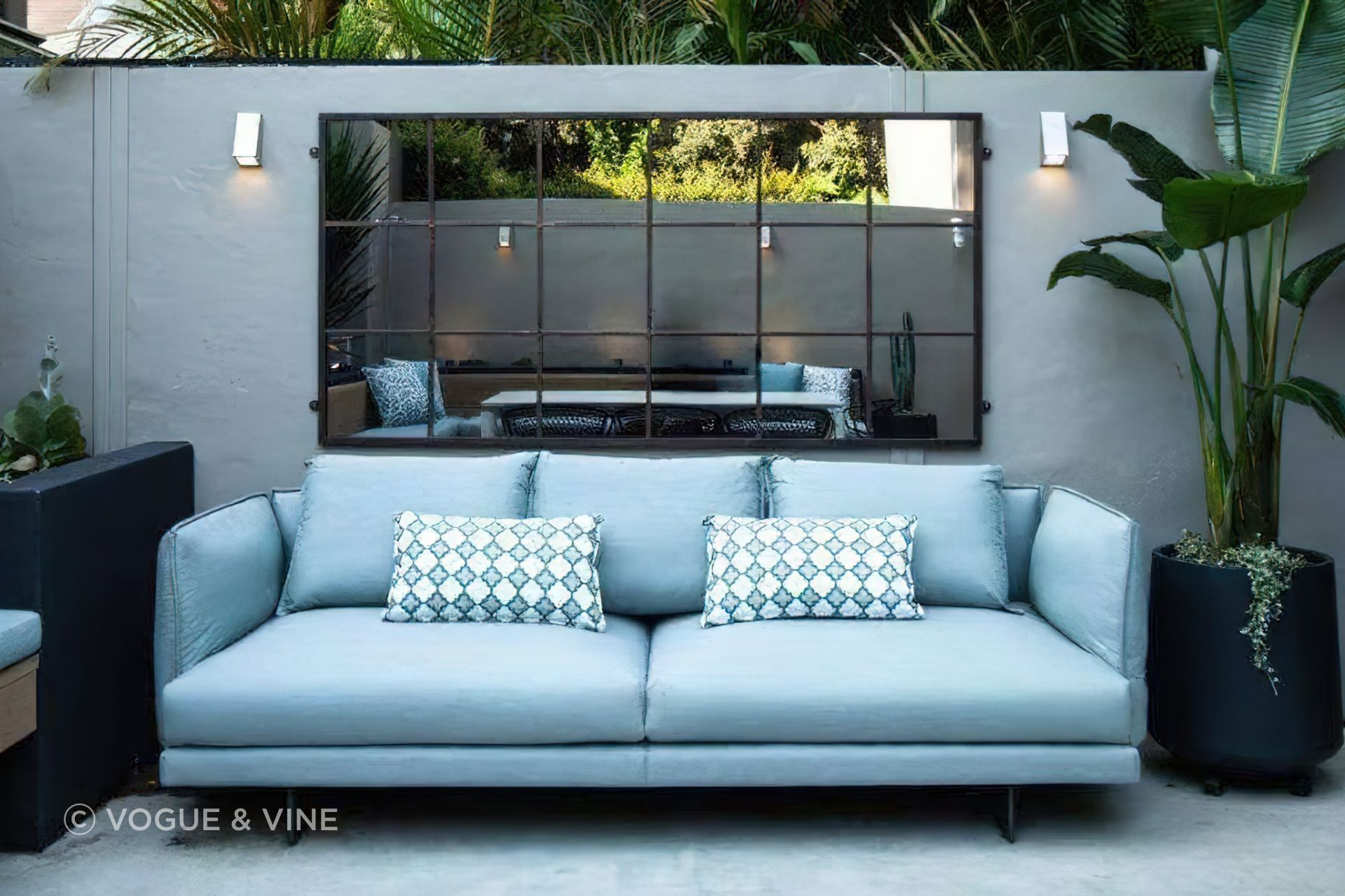 imgi21courtyard-garden-design-Sydney-NSW-Vogue-Vine-landscape-design-1-e1673581506282.jpeg