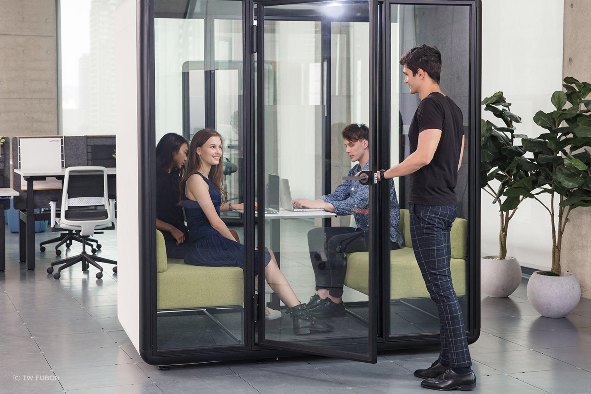 koplus-kolo-duo-meeting-room.jpg