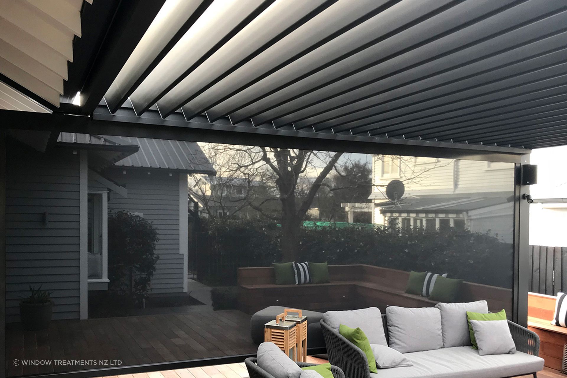 Louvre Roof and Securo Exterior Blinds - breeze control.