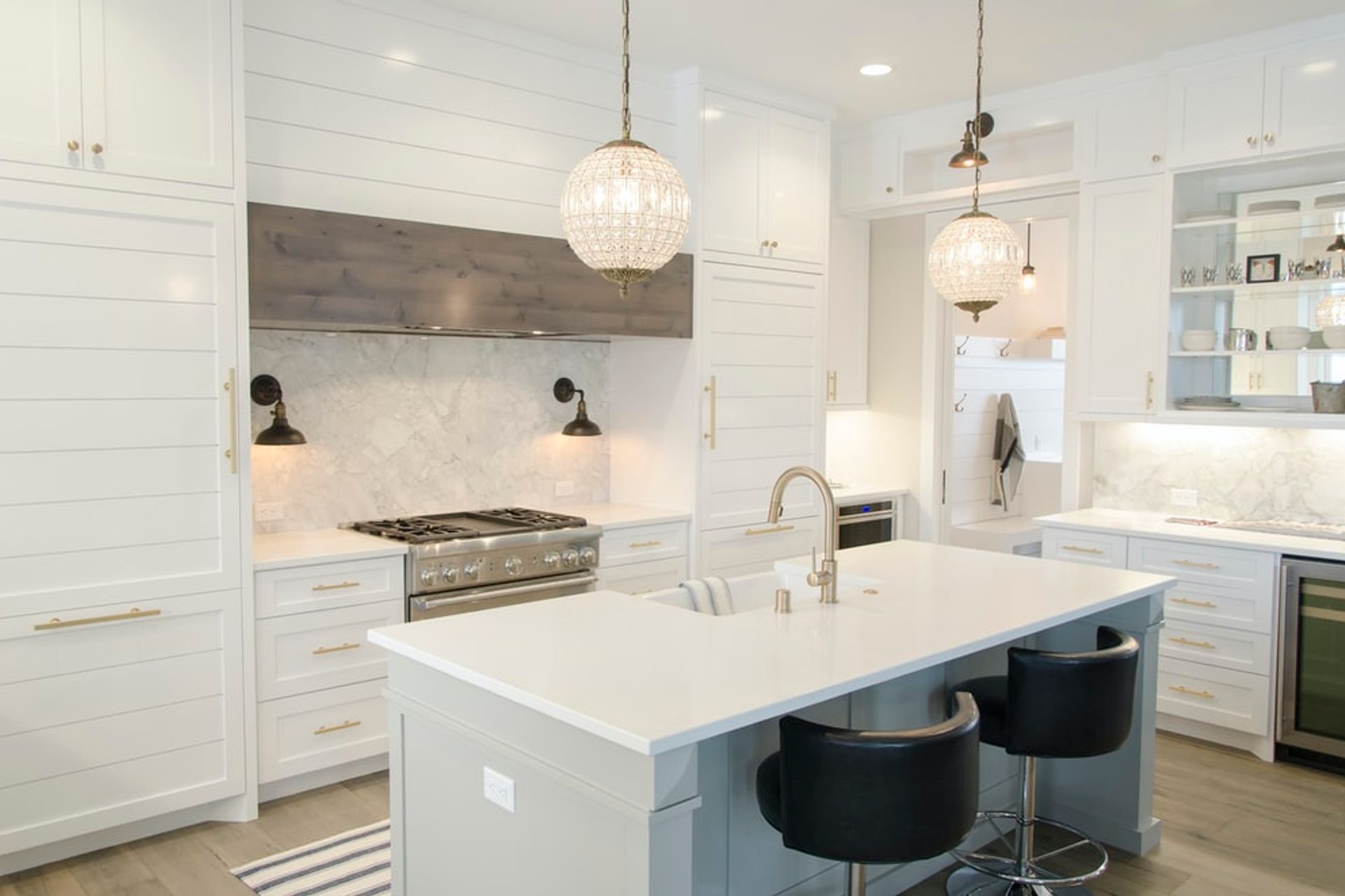 Example of modern kitchen lighting ideas | Photo Credit - Unsplash
