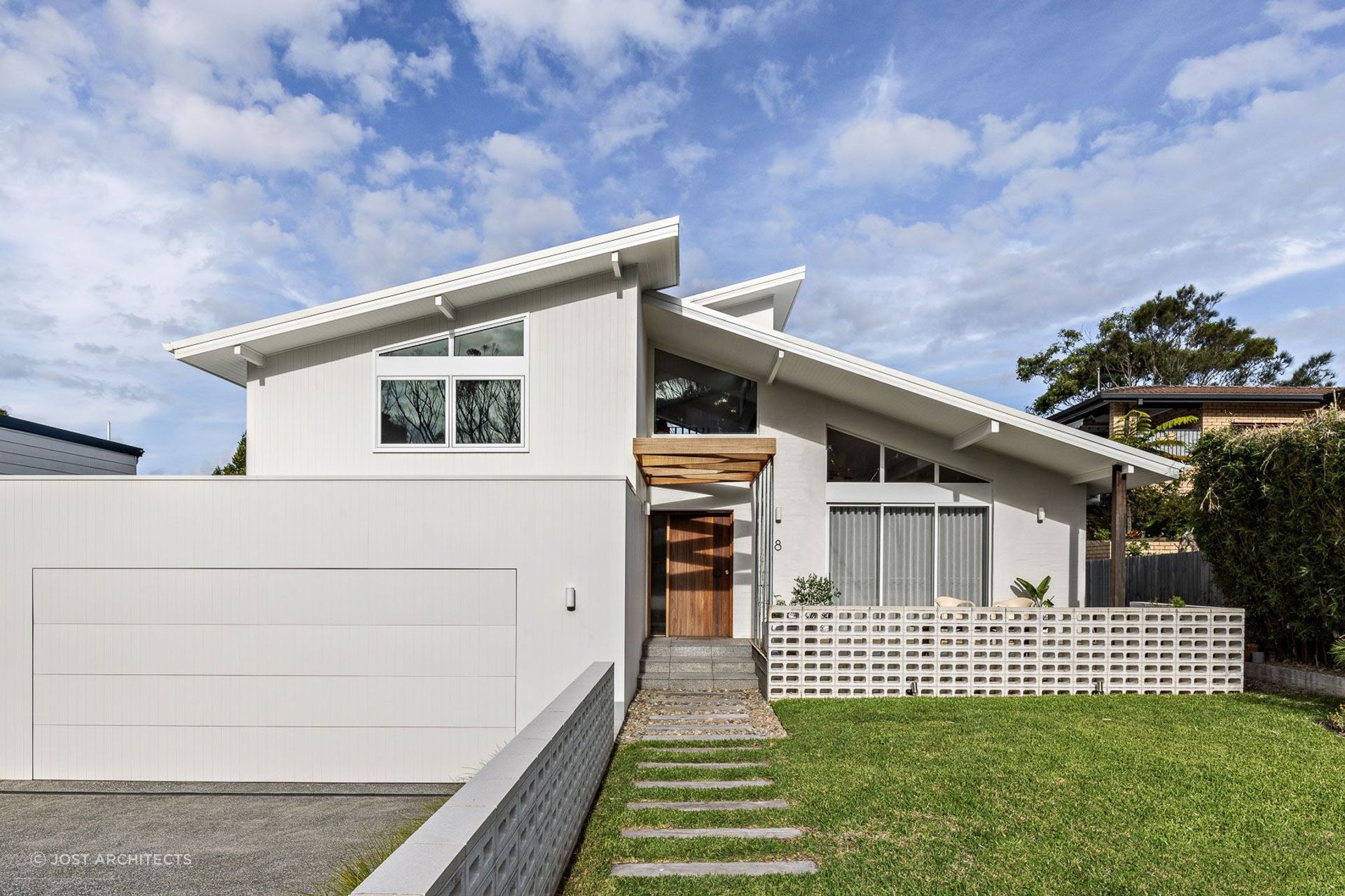 Featured Project: Mollymook Beach House by JOST Architects
