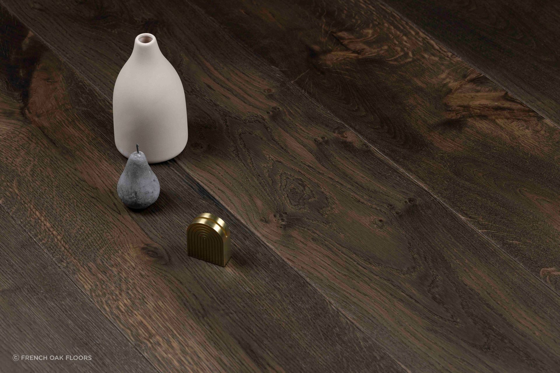 Various finishes are available; smoked copper, for example, exudes deep burgundy with subtle copper undertones.