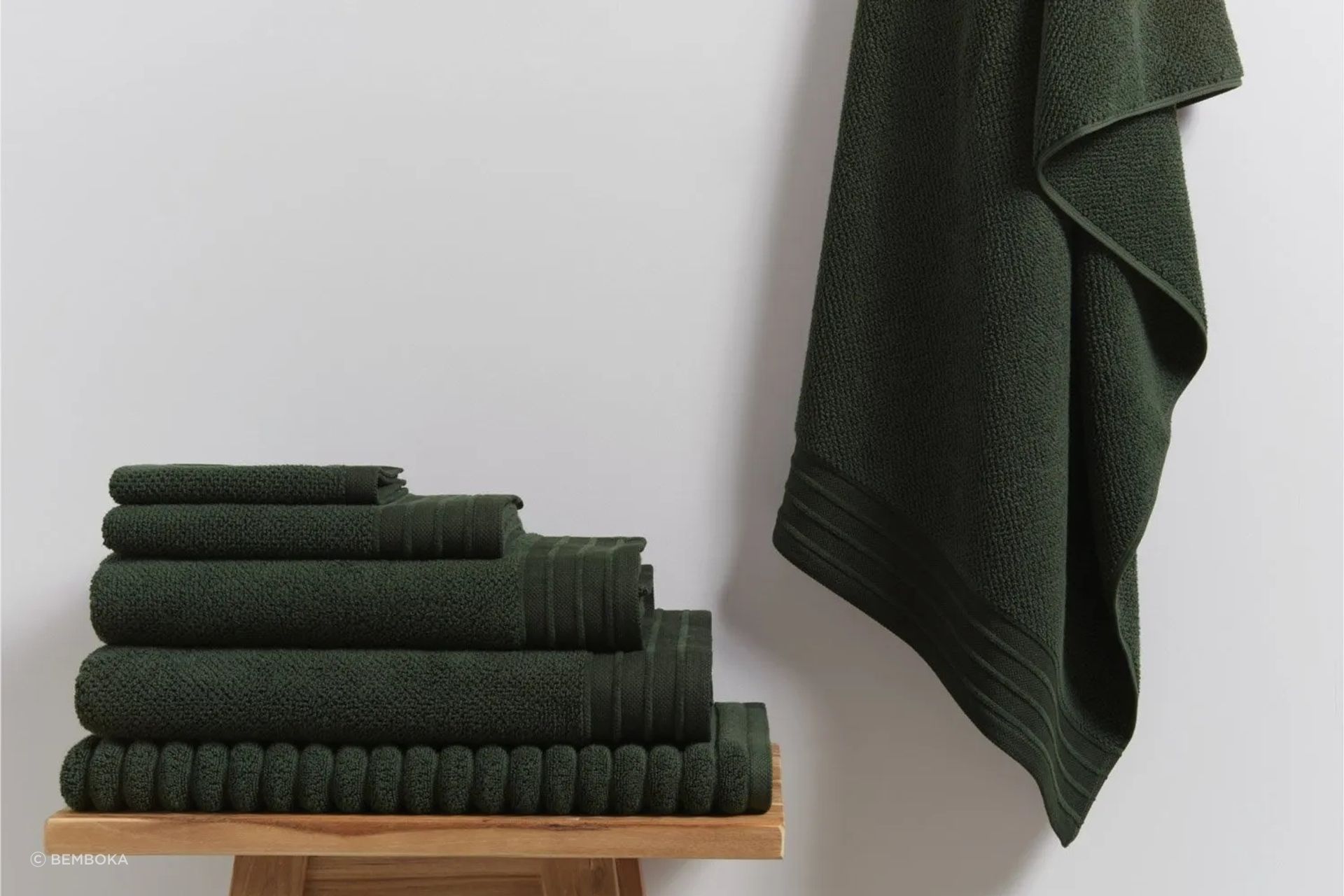 turkish-jacquard-towel-stack-forest-green-ap-compressed.jpg