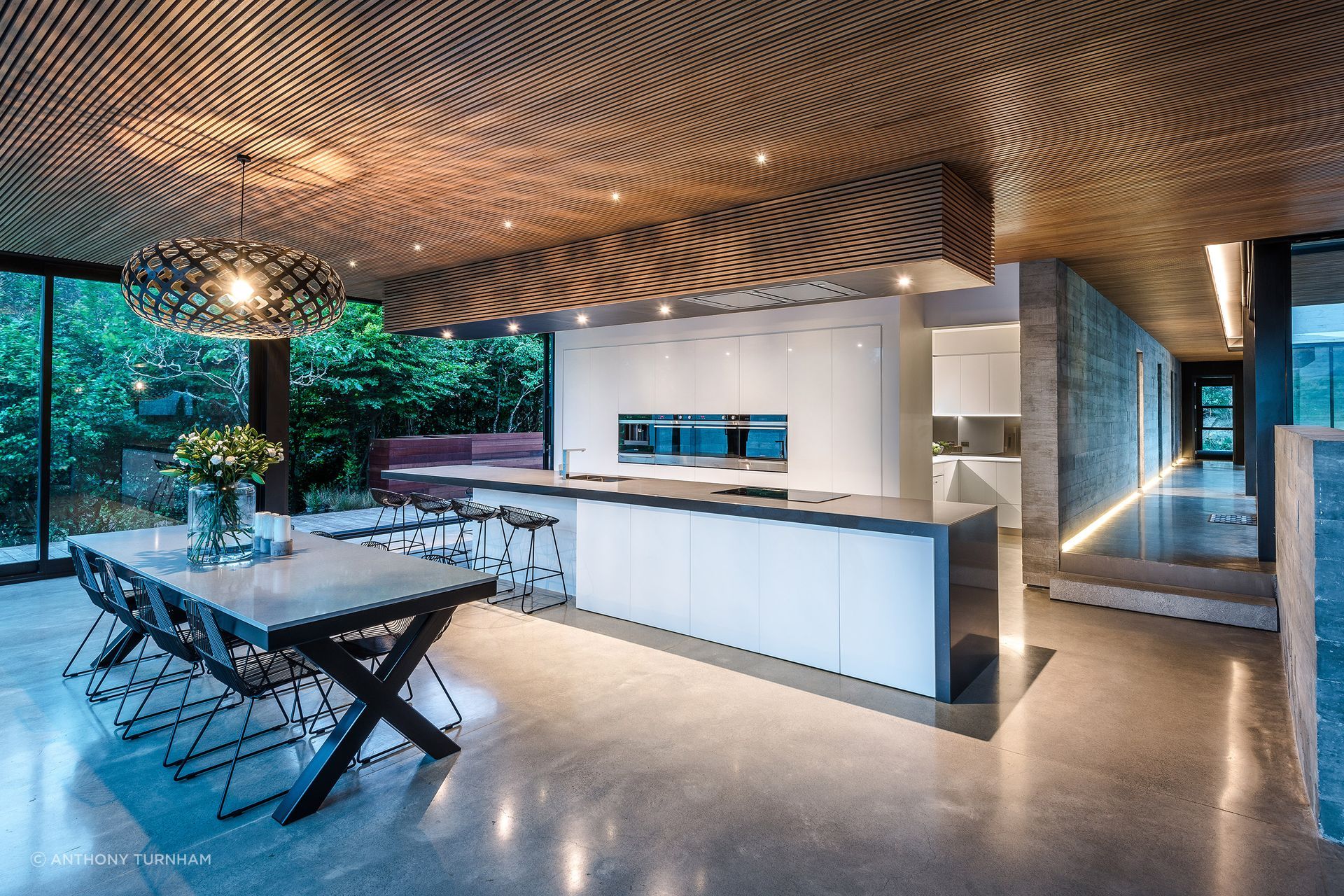 International Kitchen of the Year by Kirsty Davis of KD Kitchen Design | Photography by Anthony Turnham of Snap Photography