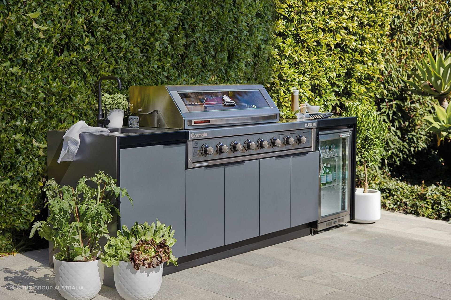 You can create the perfect outdoor kitchen with customisable options like the AlfrescoPlus BBQ Module &amp; Air Frame