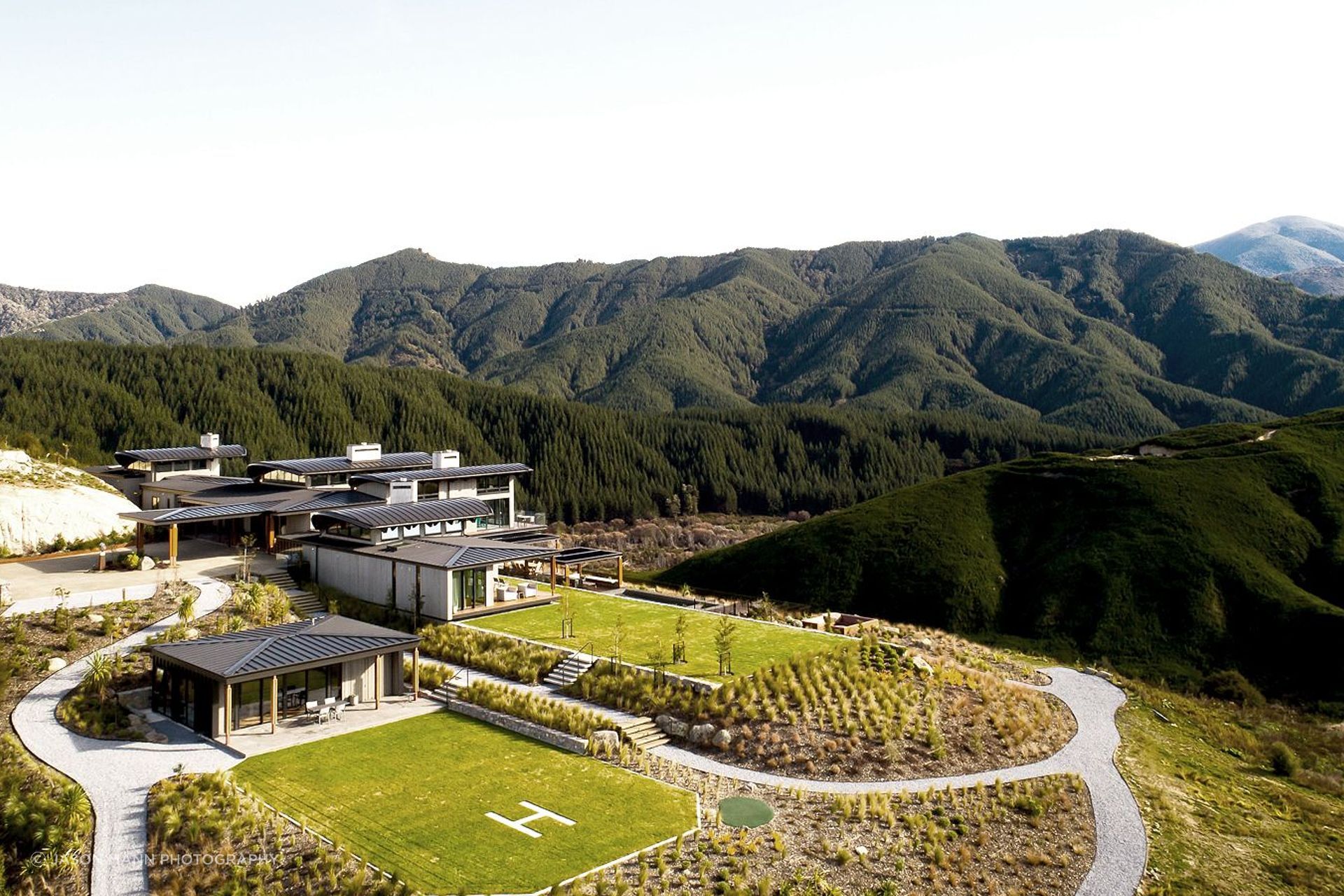 “It has almost 1000 square meters of roof area. But it doesn't feel that big. It feels generous, but not ridiculous. And the idea was to create homely spaces that all interconnect,” says Simon.