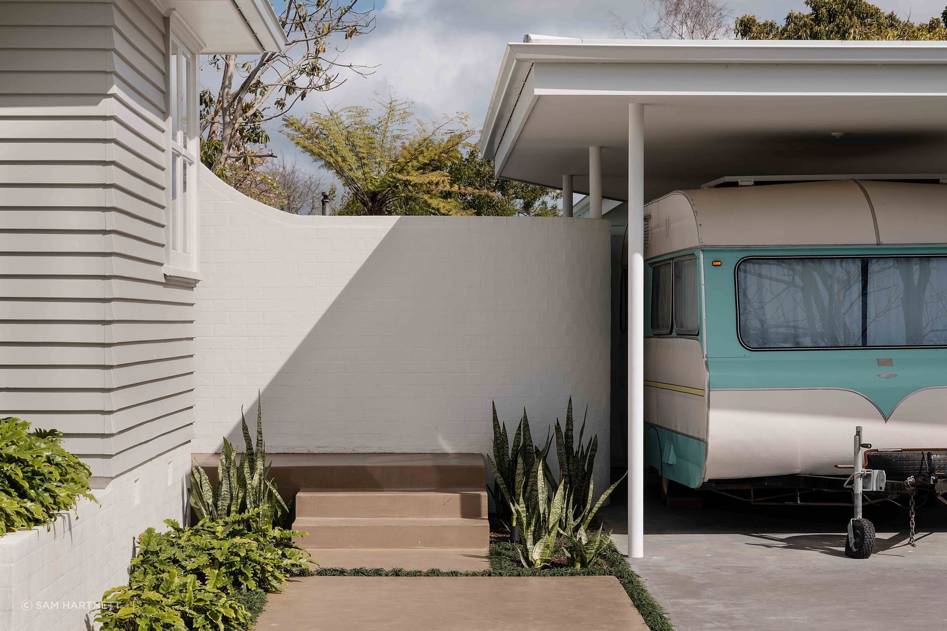 The carport was built to look like it's floating.