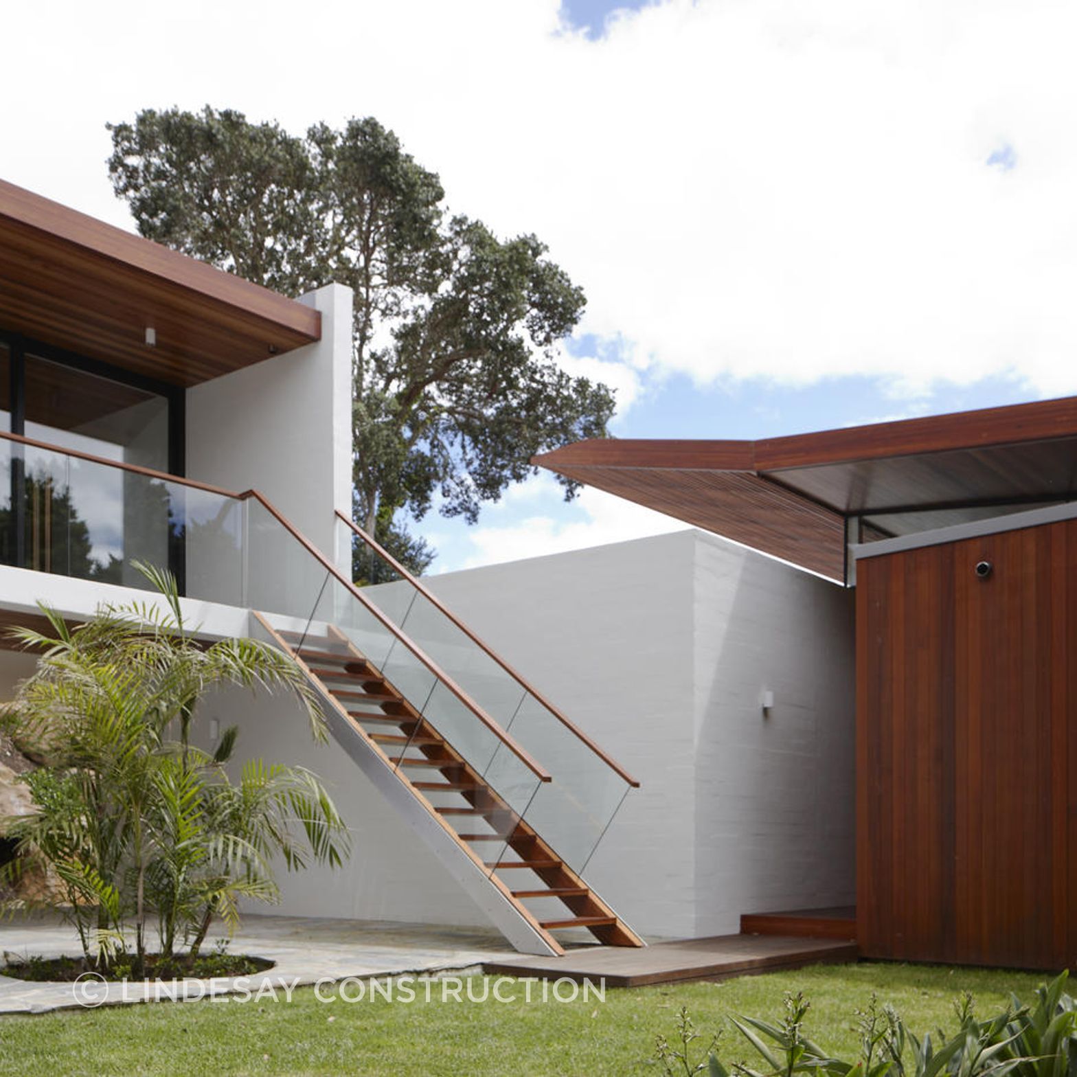 Paihia-House-Lindesay-Construction-Backyard.jpg