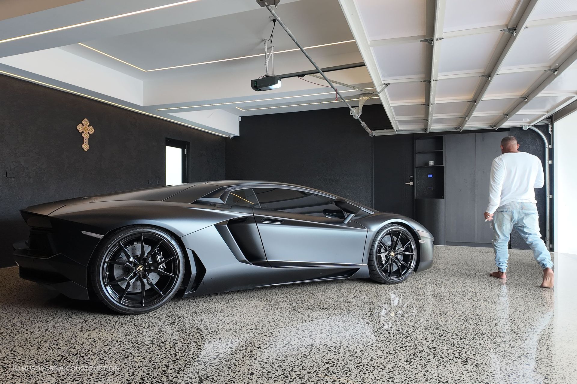 Ground to reveal cross-sections of aggregate, the Husqvarna Superfloor Platinum gives the concrete a gorgeous dappled look. It’s the perfect foundation for a luxury car display.