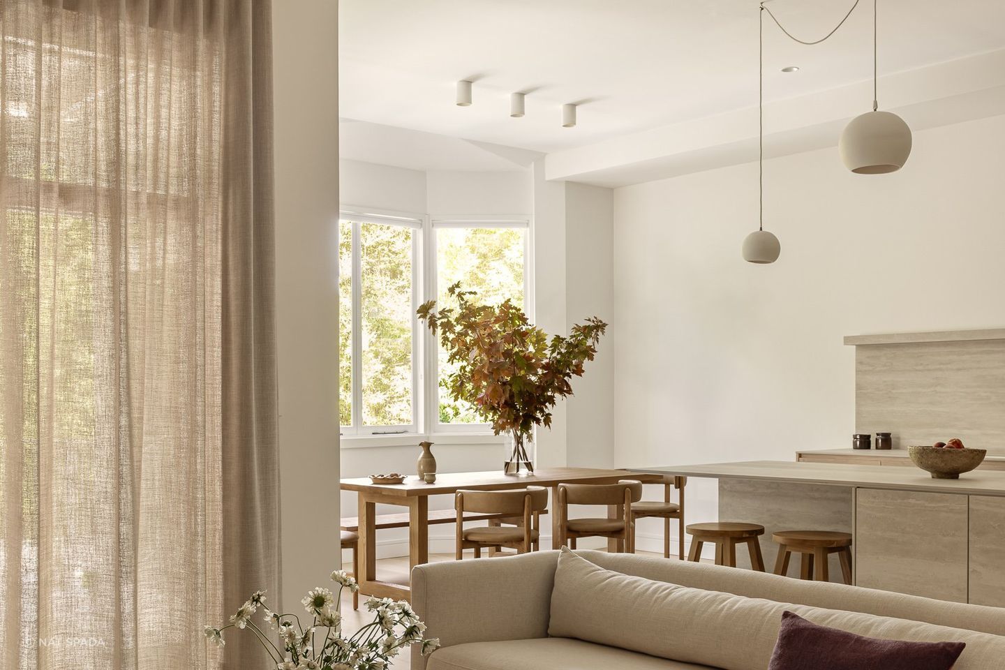 StudioEntiPendantOrbCeilingEOSLightKateLawrenceDesignBishopsAveNatSpadaWR-v3.jpg