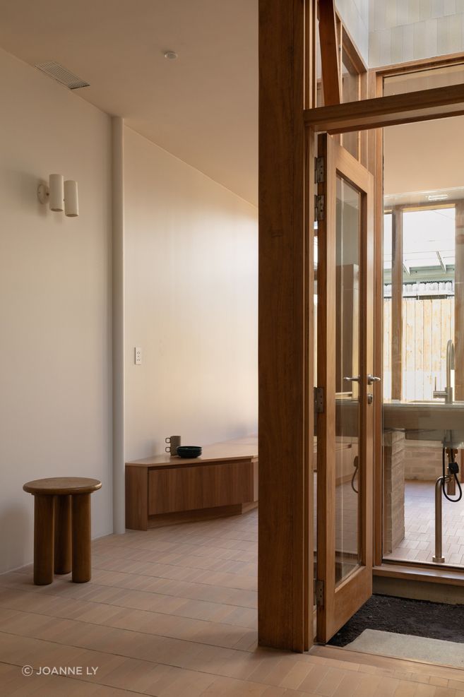 StudioEntiWallEOSJoanneLyArchitectGeorgeArthurSt.jpg