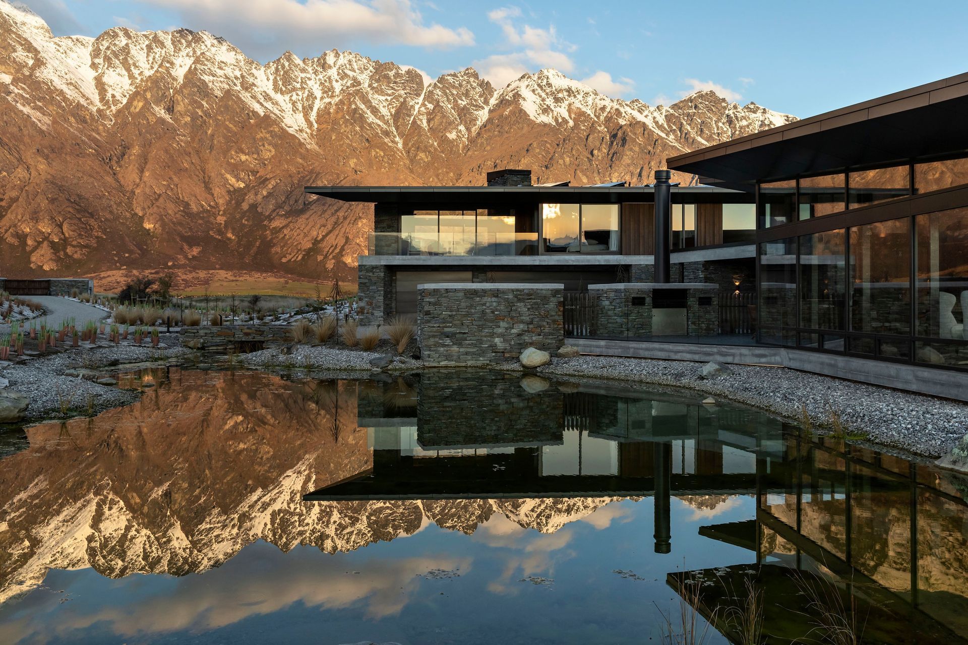 Hidden Island Retreat sits at the foot of The Remarkables mountain range in Otago – an impressive backdrop. Photograph: Simon Devitt.