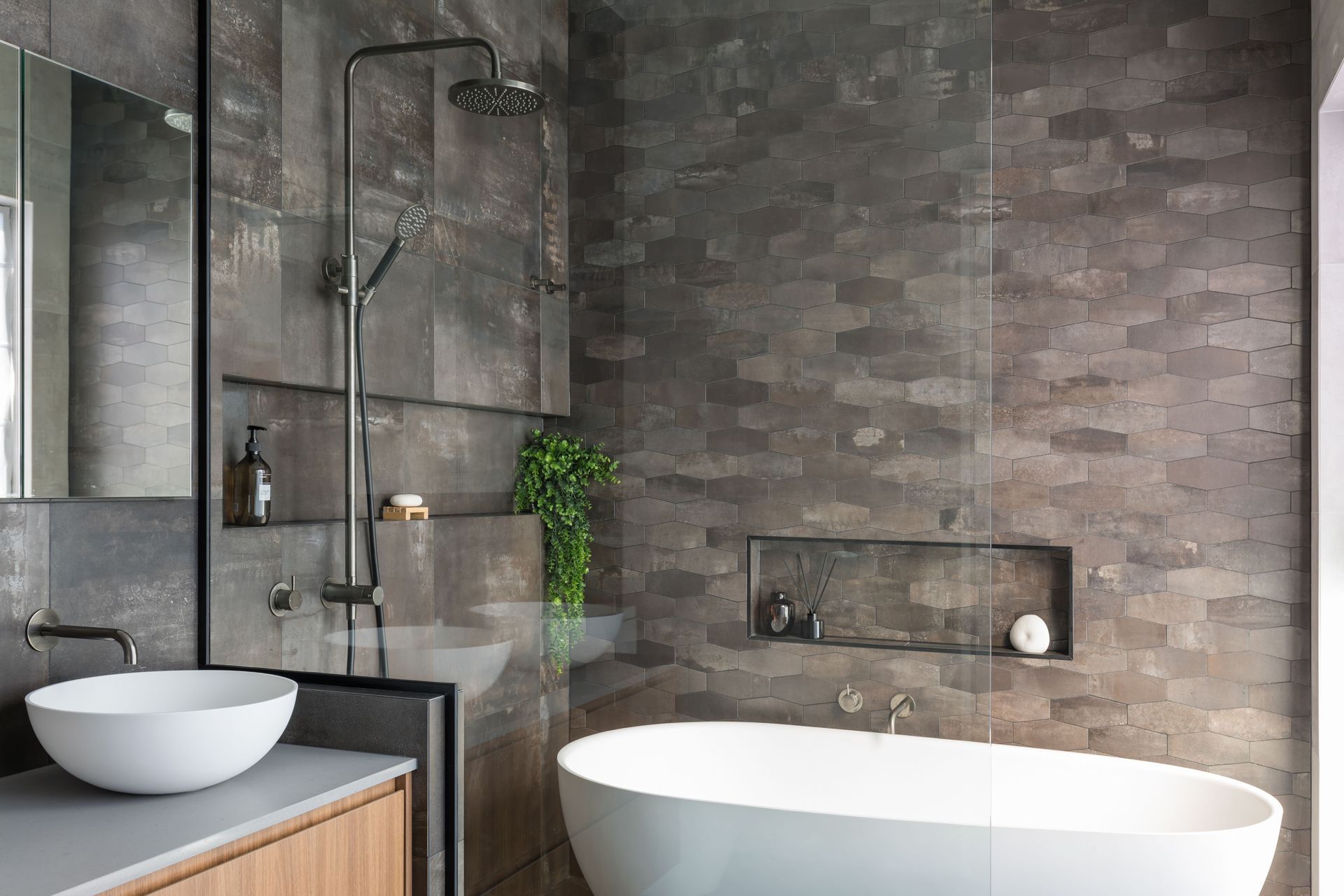 Ensuite Bathroom - mosaic tiles and shower niche