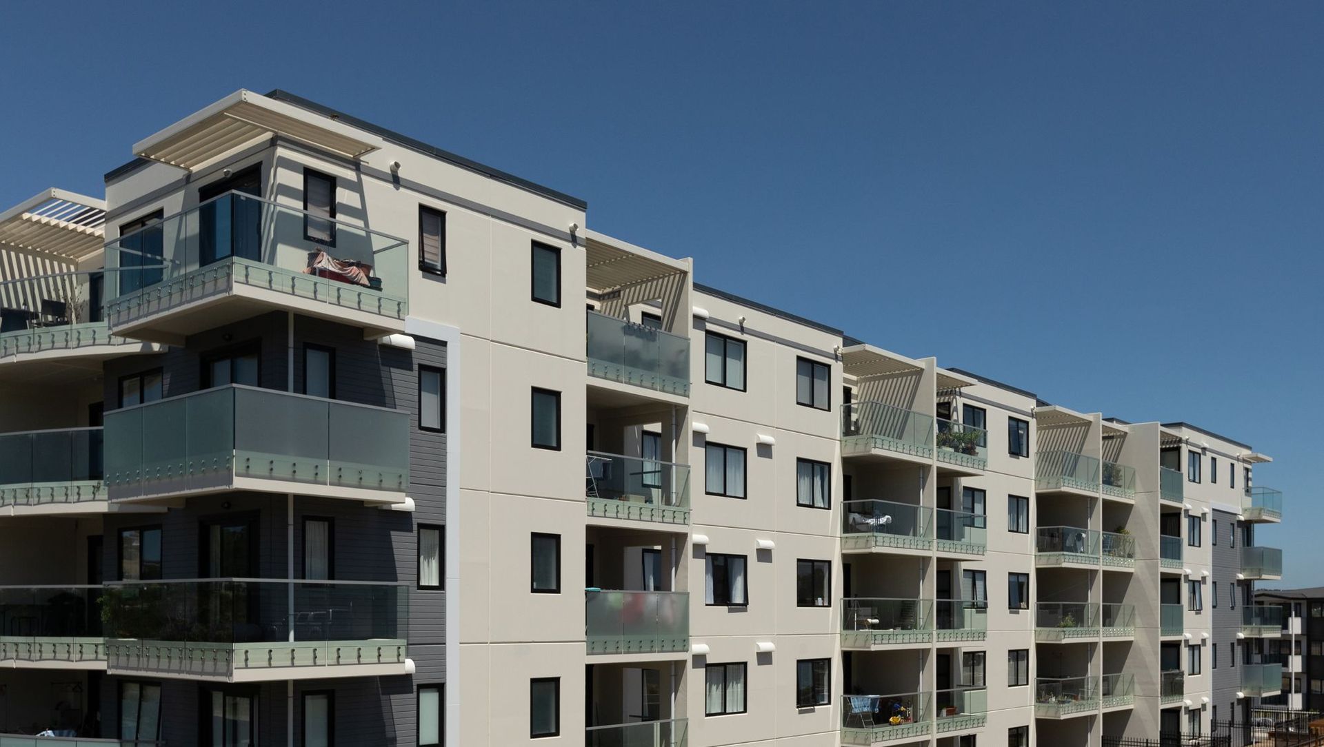 Leroy Suites banner