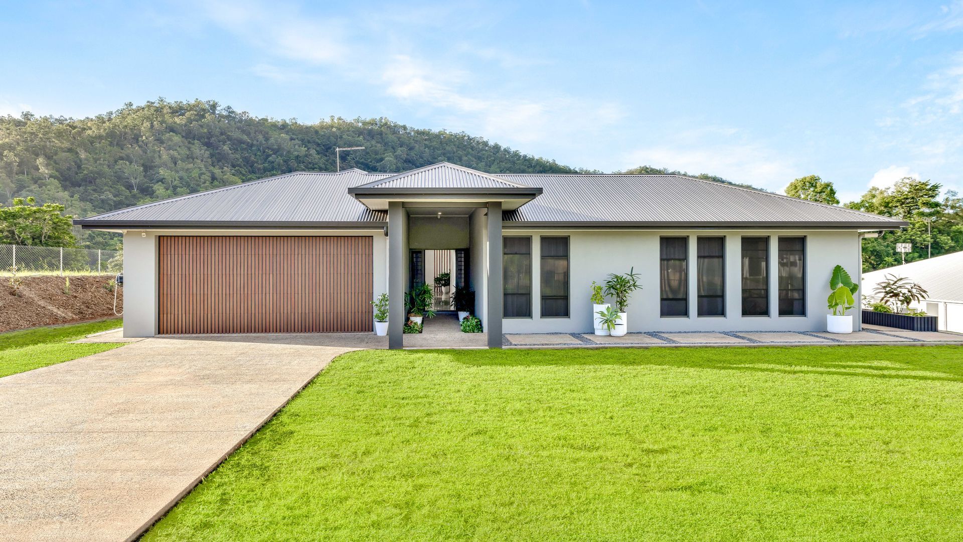 DecoBatten® in Ironbark | Tailored Homes Cairns