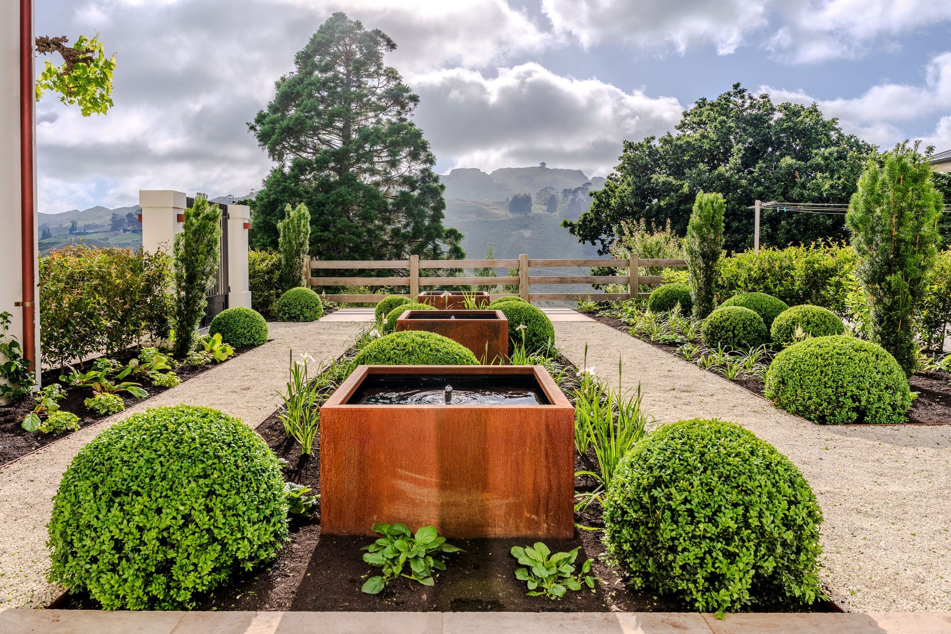 Supporting Image 2 for South Pacific Landscapes