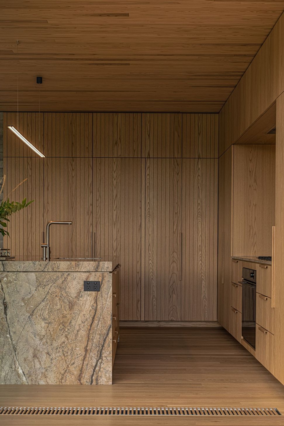 DONE-05Wanaka-SKI-HouseKitchenCasey-Moore05.jpg