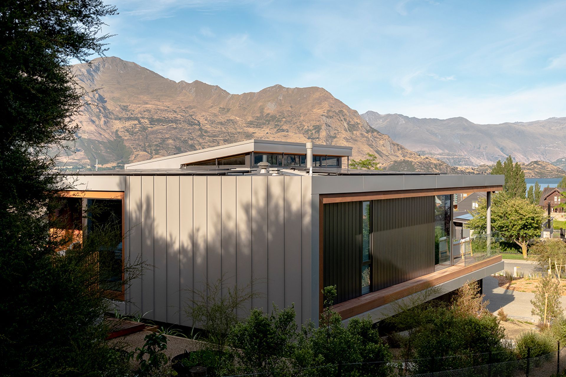 Penrith-PeaksCondon-Scott-Architects-WanakaNorth-facade-and-cladding.jpg
